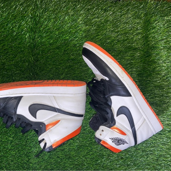 Jordan 1 Electro Orange - Picture 8 of 8